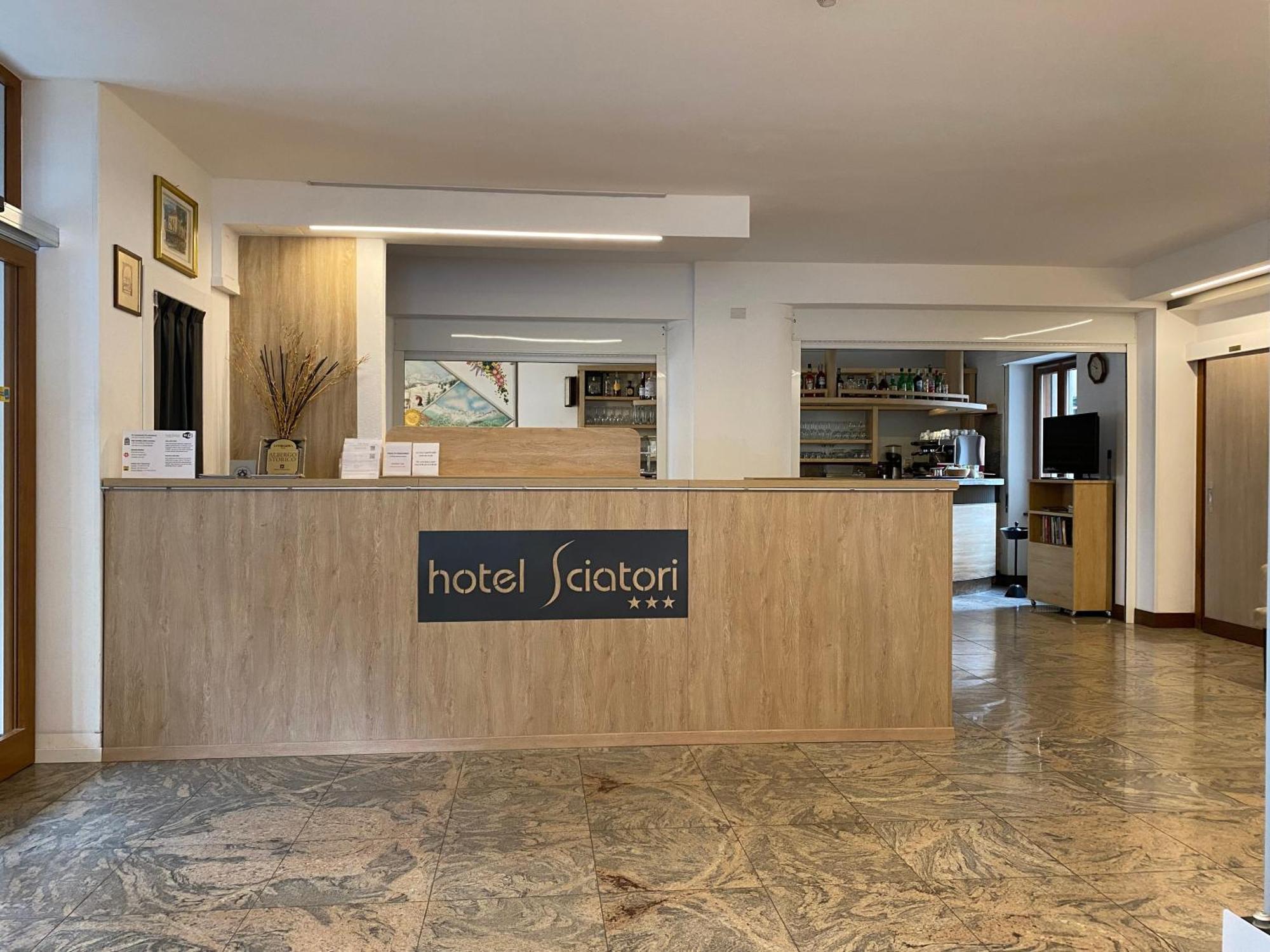Temù Hotel Sciatori 3 Stelle Superior מראה חיצוני תמונה